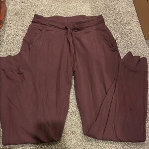 Lululemon women’s joggers